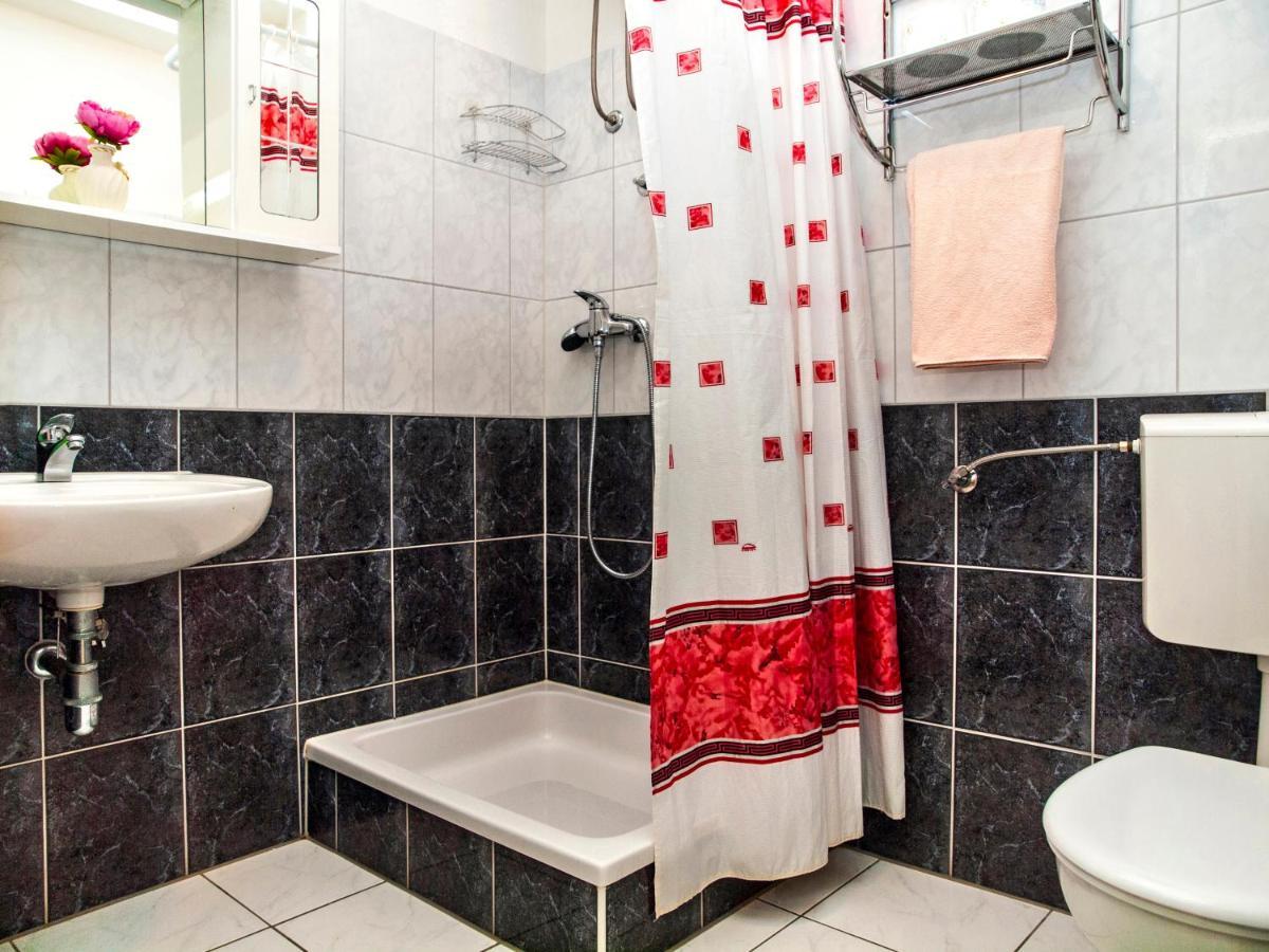 Apartmani Ines 德朗西斯 外观 照片