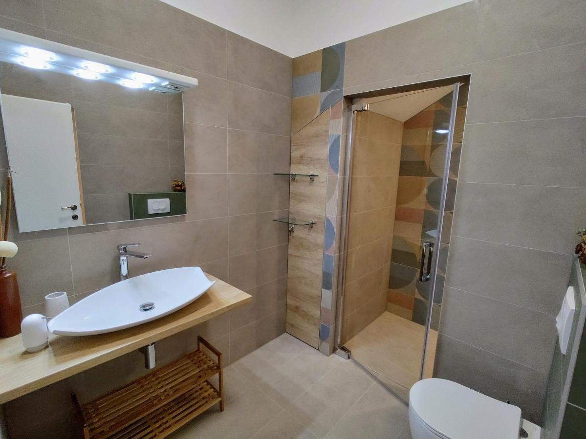 Apartmani Ines 德朗西斯 外观 照片